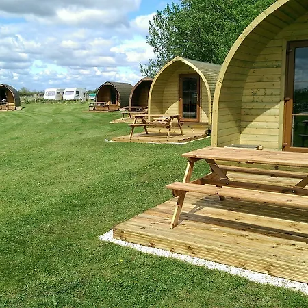 Yapham Holds Campsite 2*