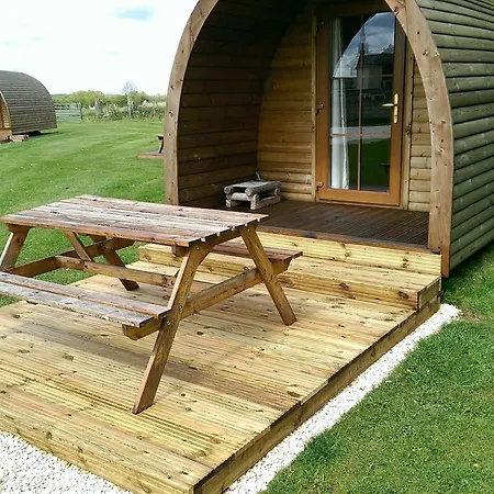 Yapham Holds Campsite 2*