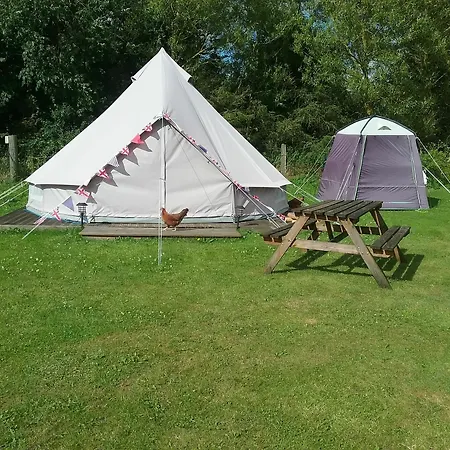 Yapham Holds Campsite 2*